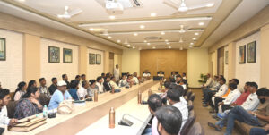 2-3-300x151 जल संवर्धन में जनभागीदारी से आएगा बदलाव - कलेक्टर प्रियंक मिश्रा