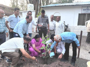 7-1-300x225 विभिन्न श्रेणी के वरिष्ठ नागरिको से केंद्रीय राज्यमंत्री ठाकुर ने किया संवाद